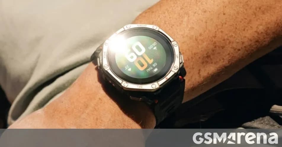 ساعت آمازفیت T-Rex Dual Solar با پنل‌های خورشیدی جلو و پشت