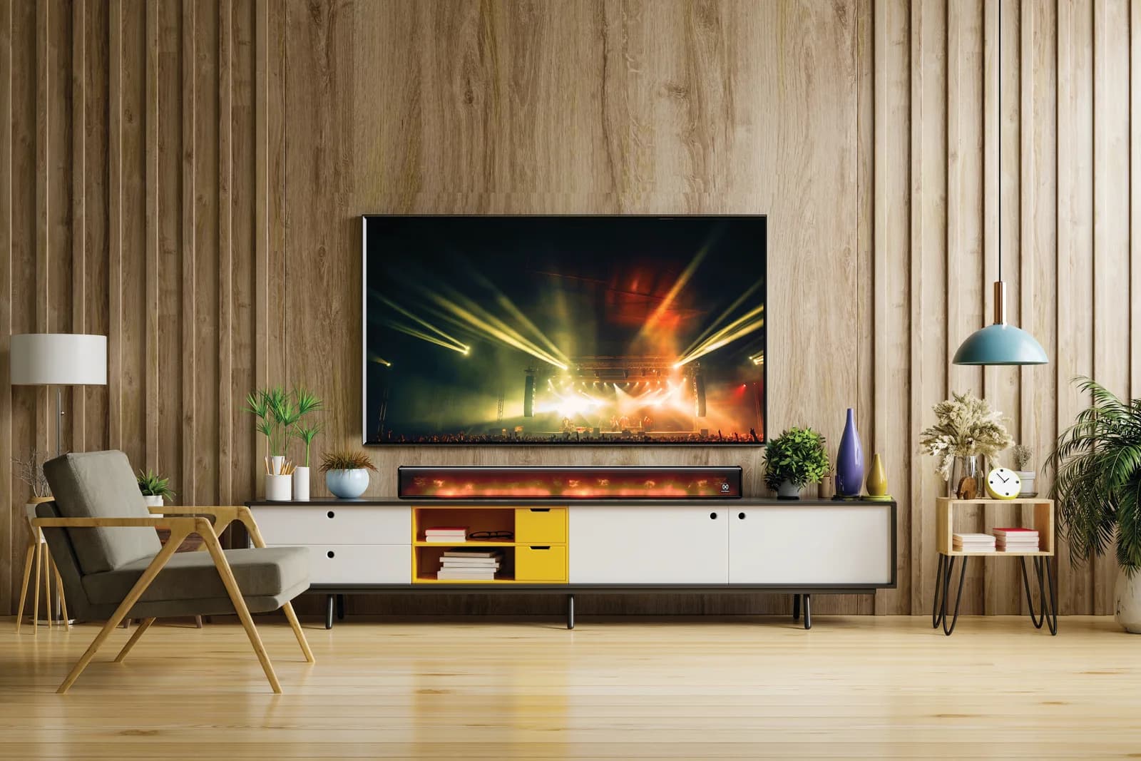 ساندبار Inferno روی میز تلویزیون در نشیمن چوبی، زیر تلویزیون دیواری