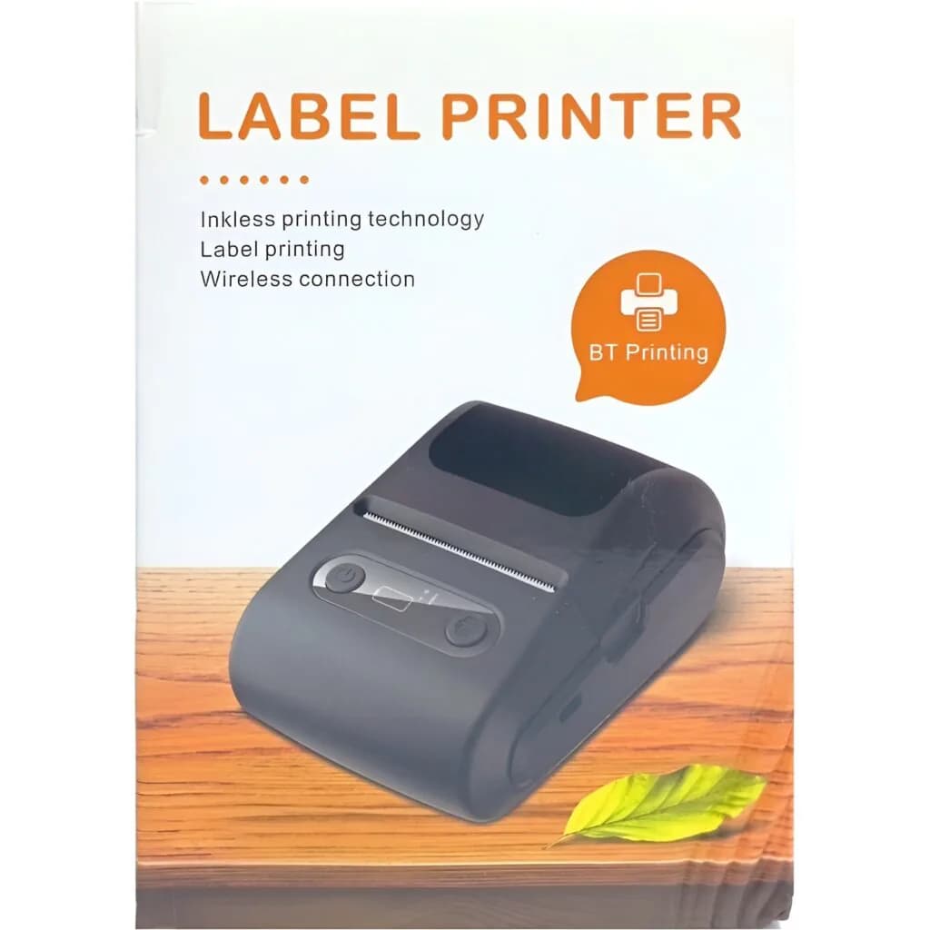 جعبه پرینتر حرارتی لیبل‌زن با عنوان Label Printer و تصویر دستگاه مشکی روی میز چوبی