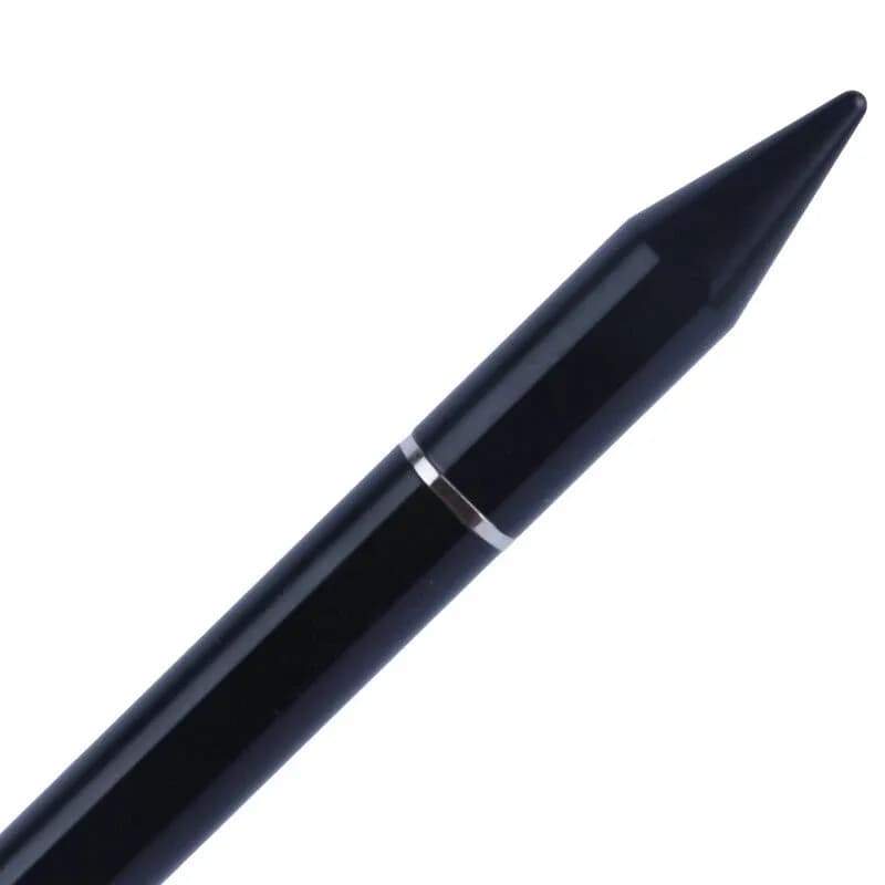 نمای نزدیک انتهای مخروطی و درپوش پایینی قلم GL-PEN7 با بدنه براق مشکی و حلقه فلزی