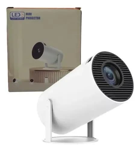 مینی ویدئو پروژکتور HY300 در کنار جعبه خرده‌فروشی با نشان LED Light Source و عنوان Mini Projector